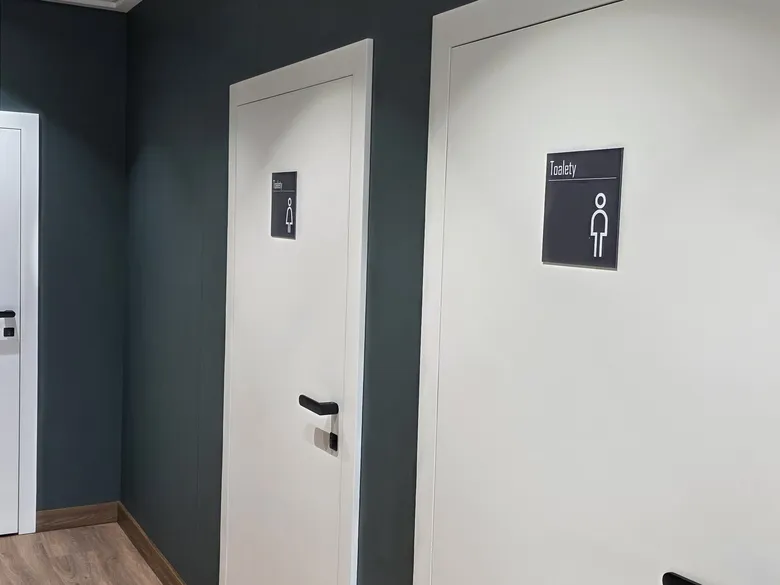 Korytarz, panele ścienne STRAMA
