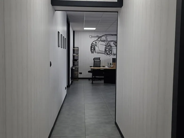 Obiekt komercyjny, panele ścienne STRAMA