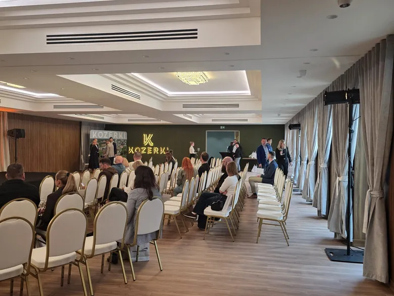 Sala bankietowa, panele ścienne STRAMA