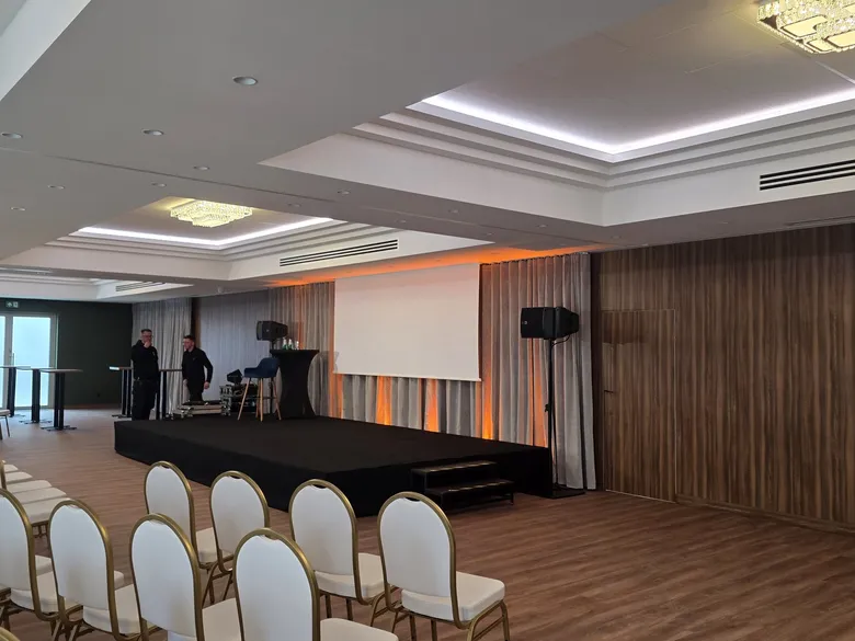 Sala bankietowa, panele ścienne STRAMA